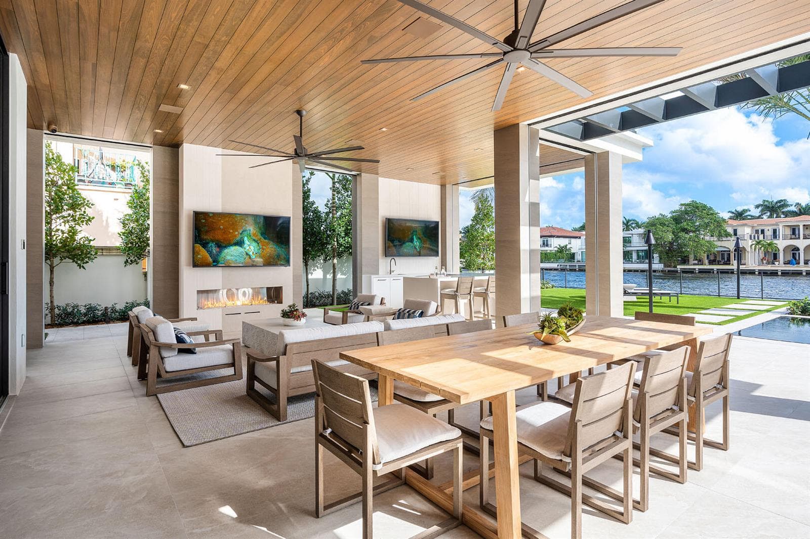 1520_Royal_Palm_Way_26