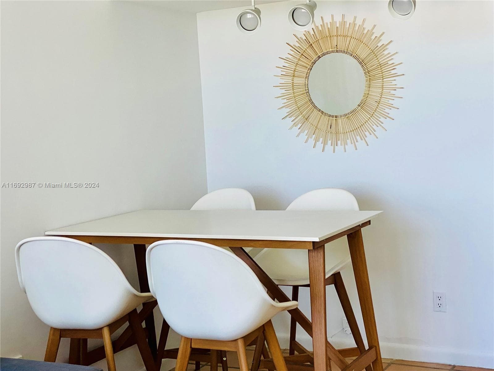 The Decoplage · #1115 in Miami Beach - Photo 3