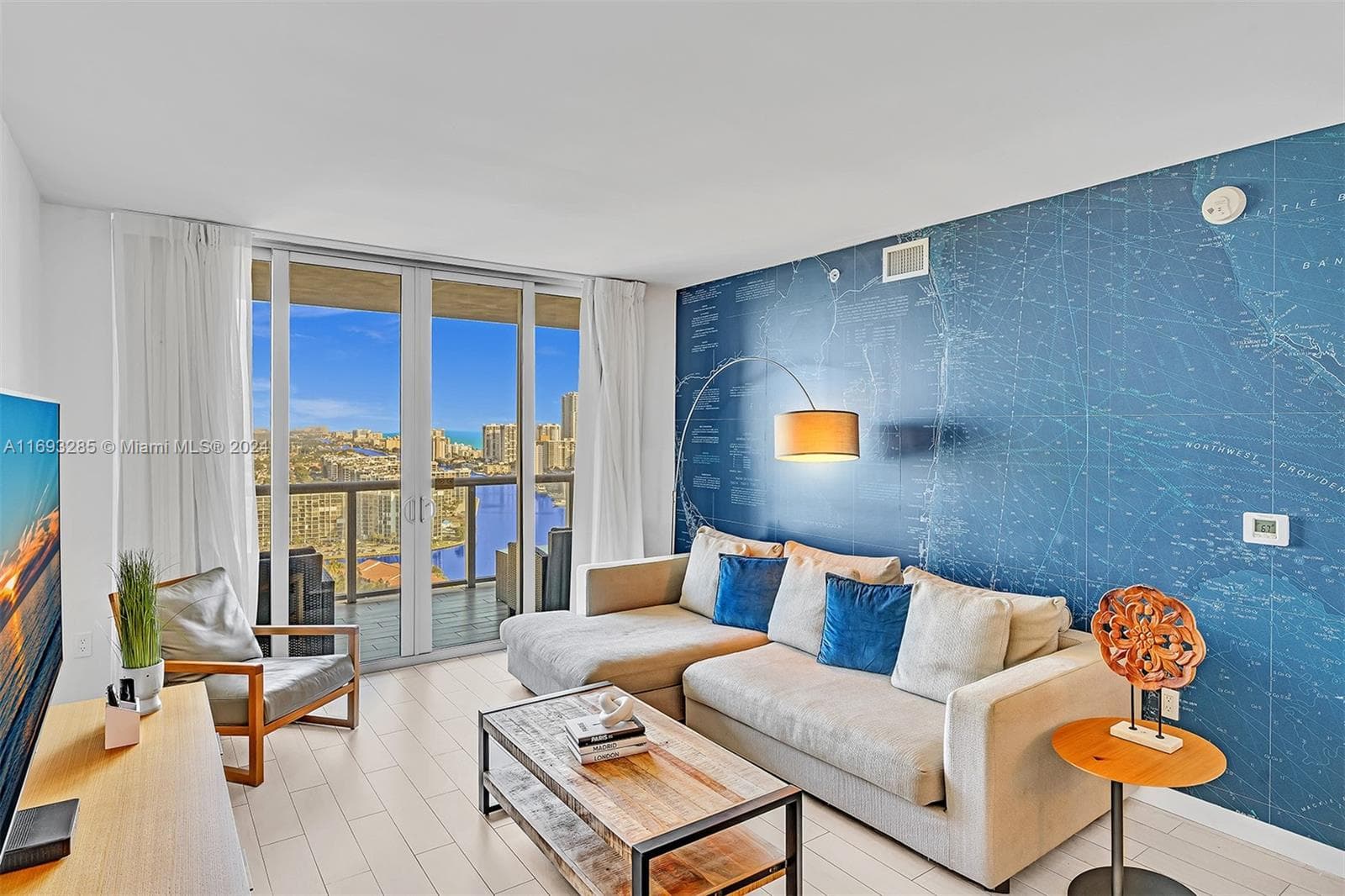 2602 E Hallandale Beach Blvd Unit #R2708 photo 4
