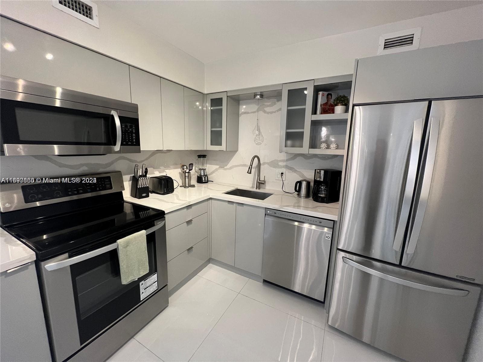 Seacoast 5151 · #1403 in Miami Beach - Photo 10