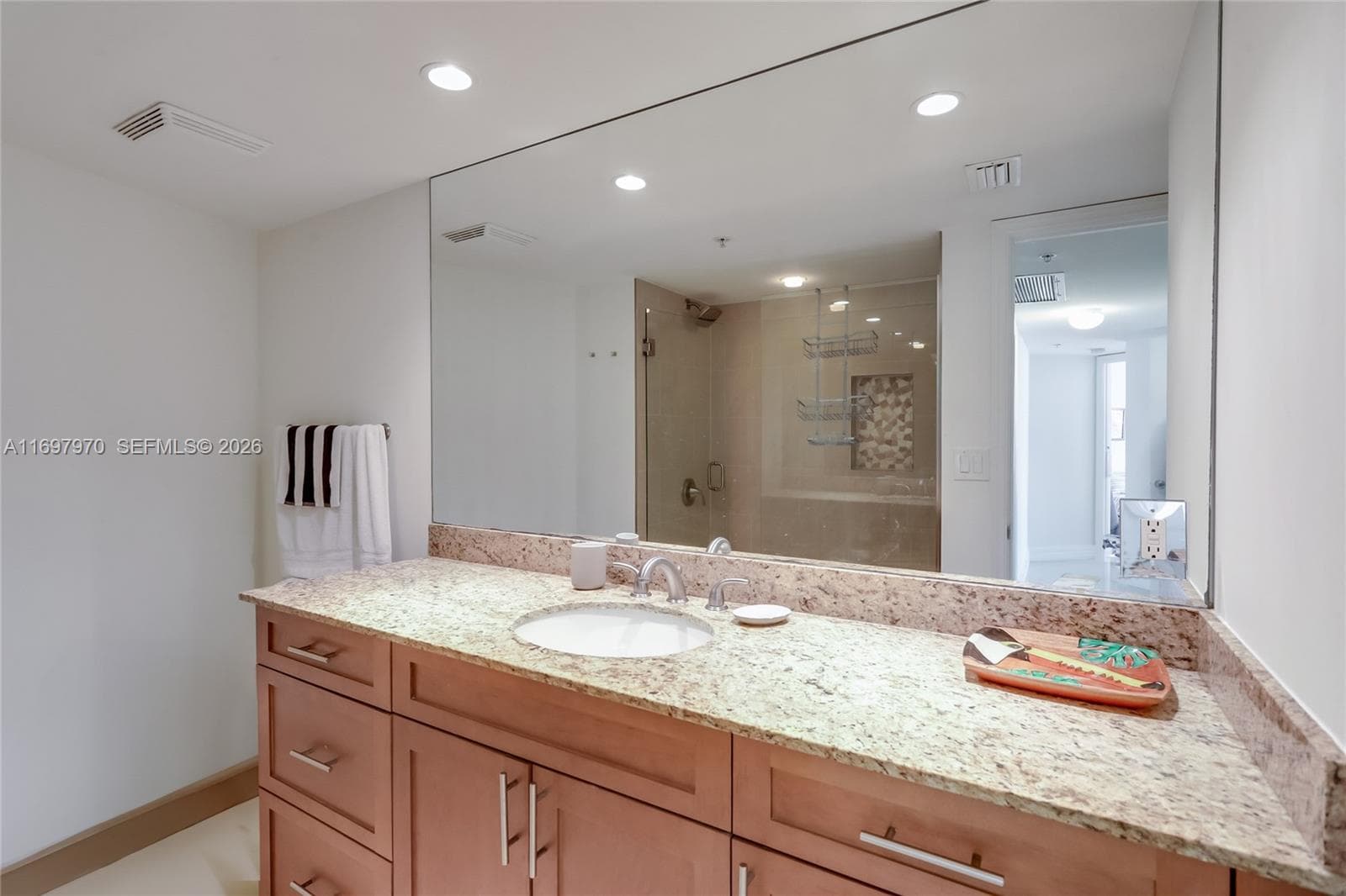 Tiara Condominium · #10B in Riviera Beach - Photo 16