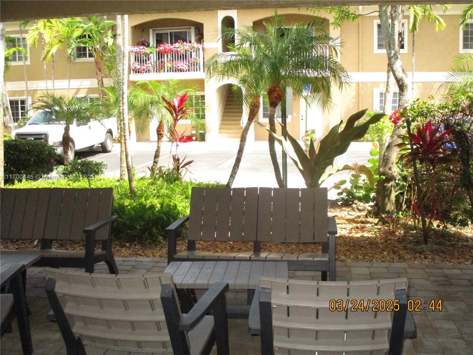 WASHINGTON PALMS CONDO · #2 in Hollywood - Photo 3