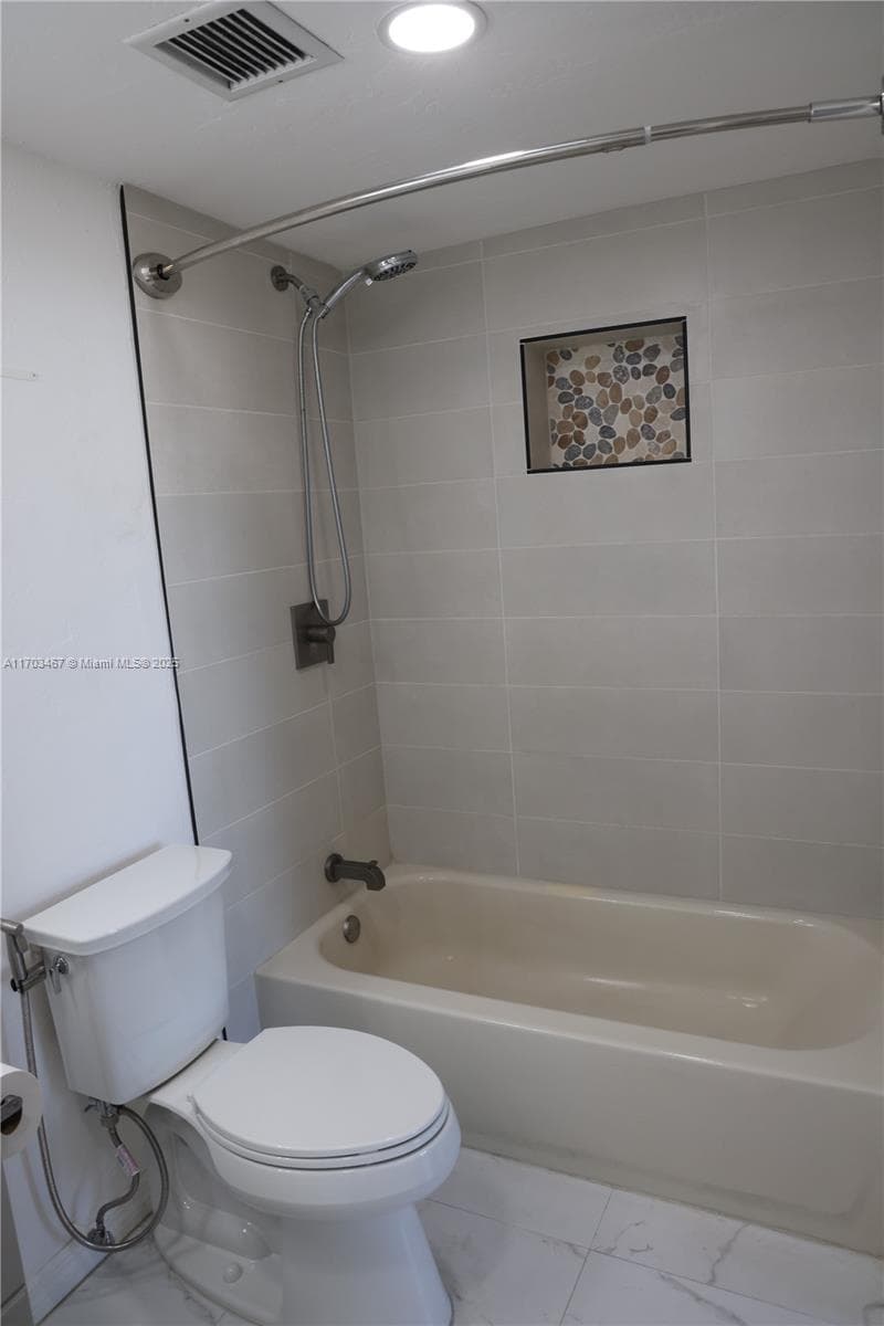 Hillcrest No. 21 Inc. · #604A in Hollywood - Photo 12