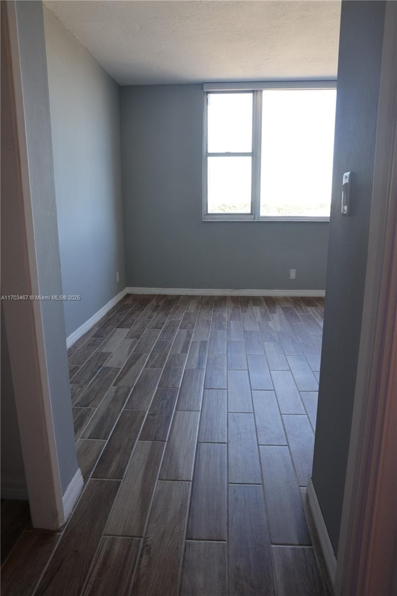 Hillcrest No. 21 Inc. · #604A in Hollywood - Photo 15