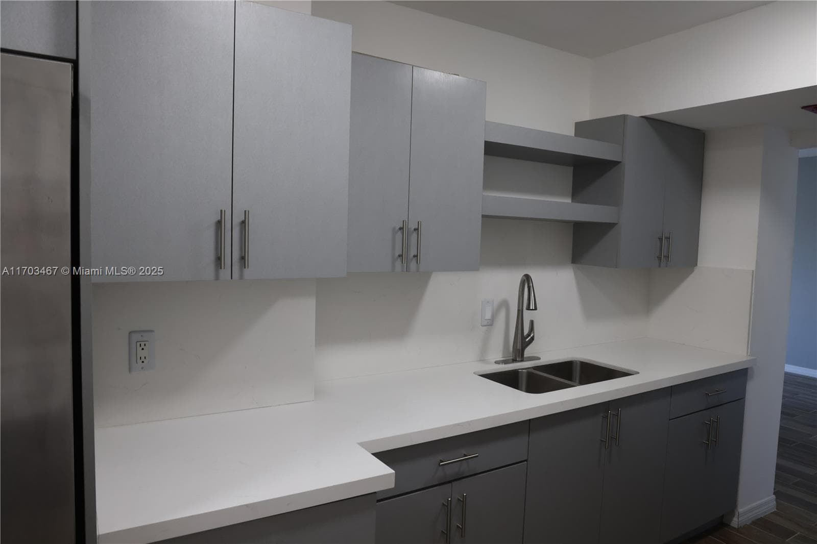 Hillcrest No. 21 Inc. · #604A in Hollywood - Photo 8
