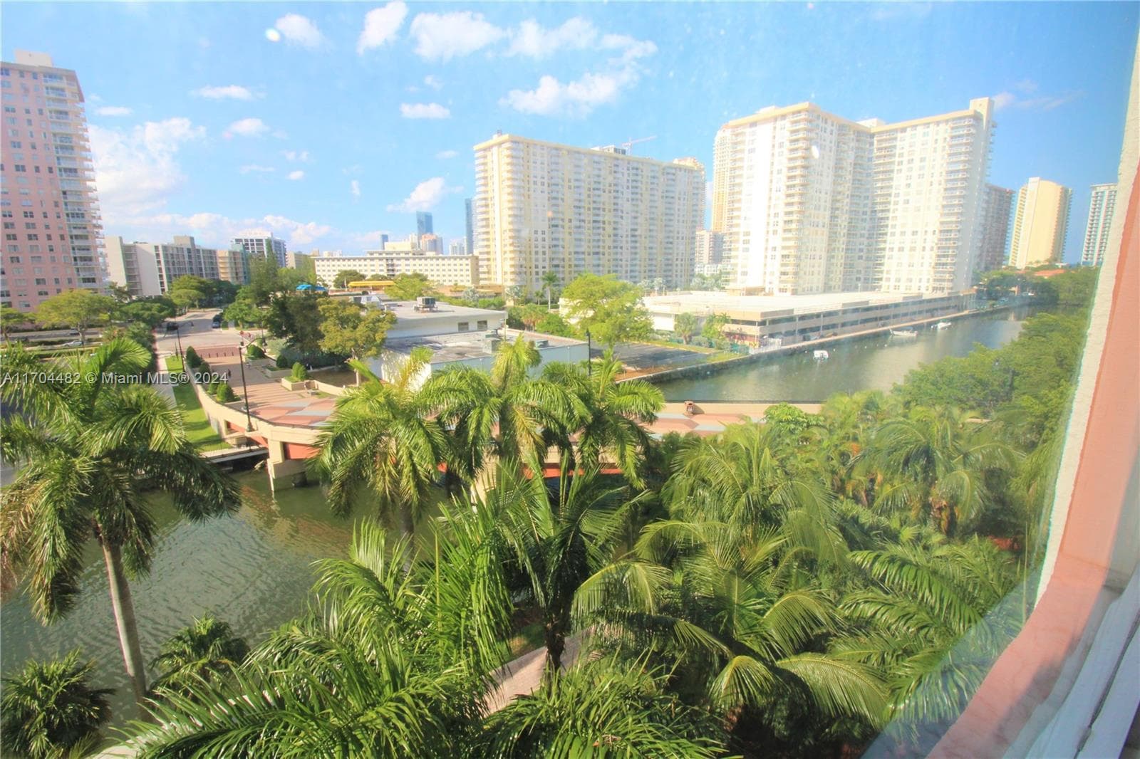 Porto Bellagio · #2612 in Sunny Isles Beach - Photo 12