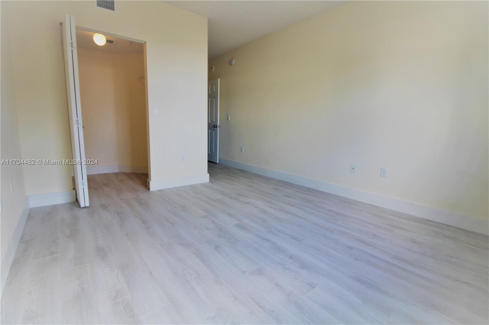 Porto Bellagio · #2612 in Sunny Isles Beach - Photo 26