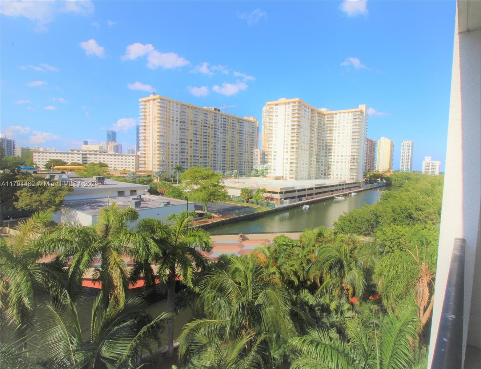 Porto Bellagio · #2612 in Sunny Isles Beach - Photo 3