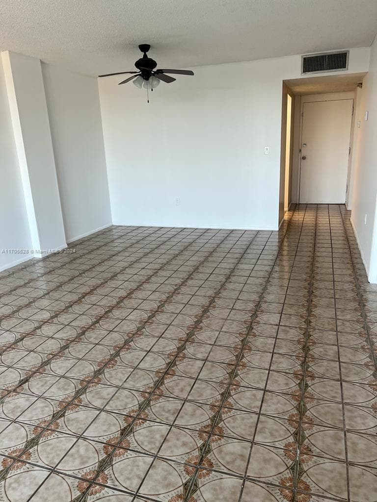 PARKWAY TOWERS BLDG 1 CON · #821 in Miami - Photo 2