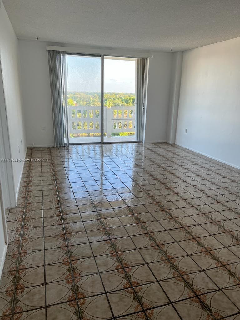 PARKWAY TOWERS BLDG 1 CON · #821 in Miami - Photo 5