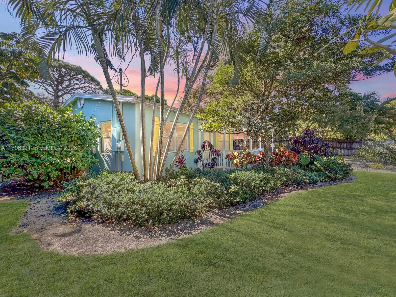 1820 SW 11th Ct photo 3