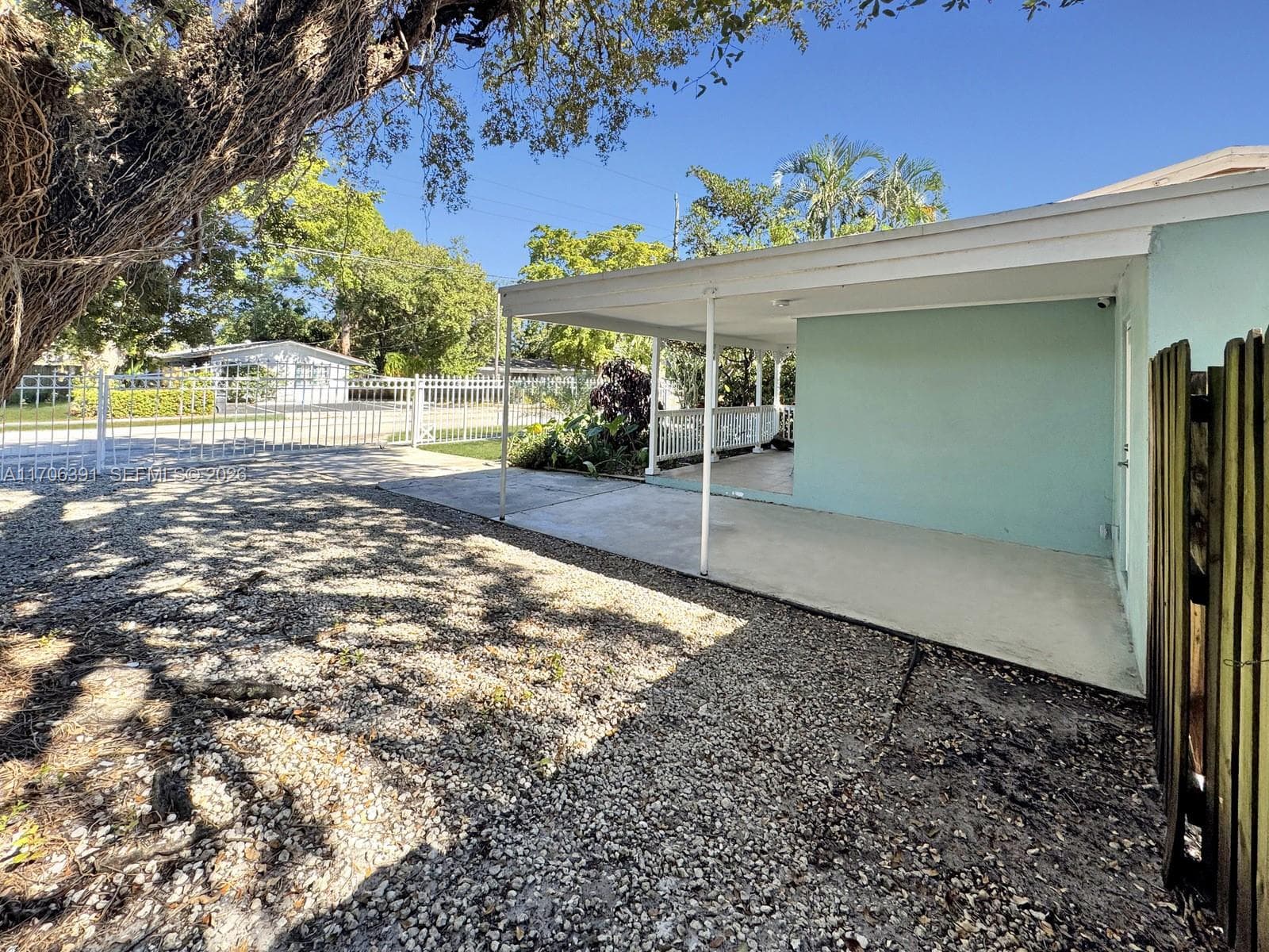 1820 SW 11th Ct photo 5
