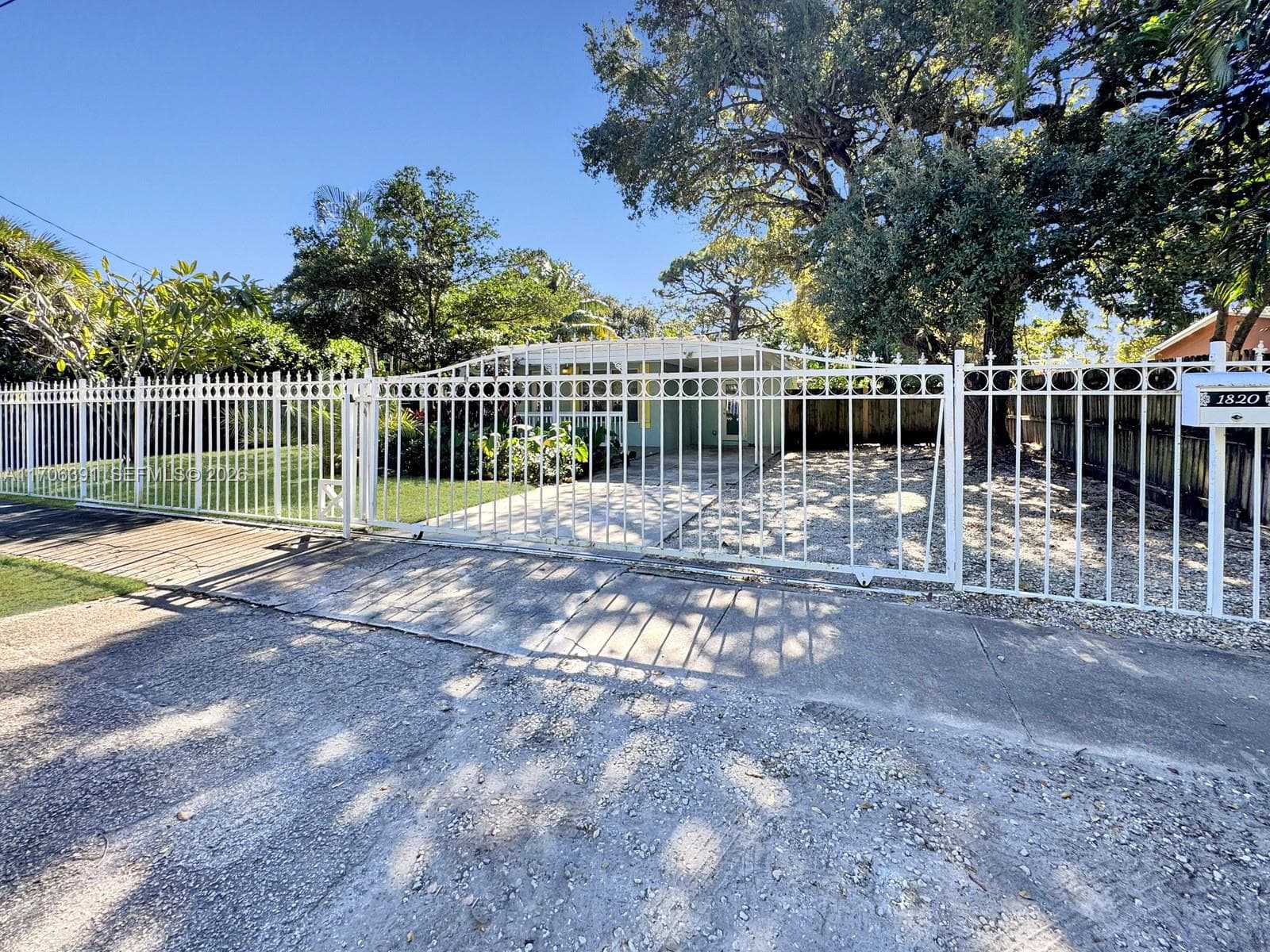 1820 SW 11th Ct photo 37