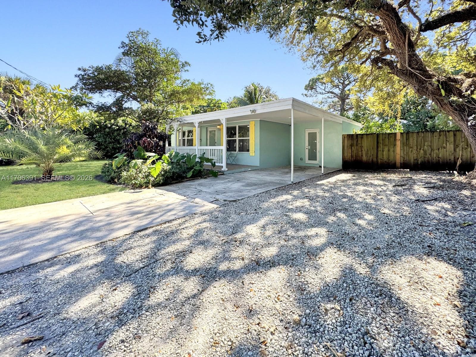 1820 SW 11th Ct photo 4
