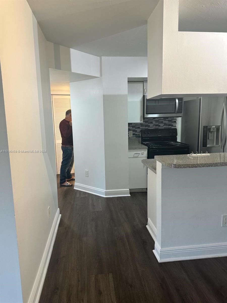 PINEHURST CLUB CONDO · #7-207 in Hollywood - Photo 2