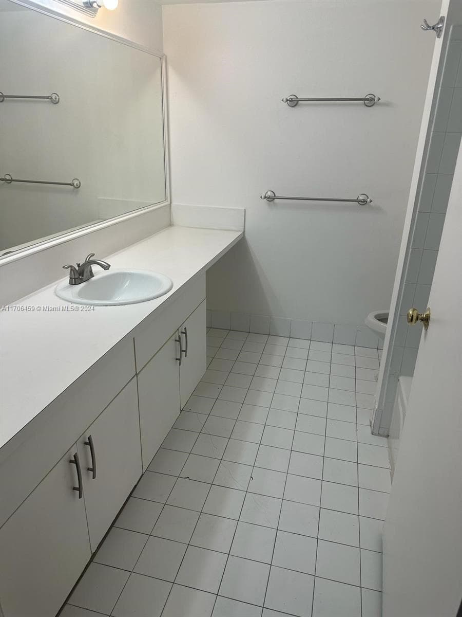 PINEHURST CLUB CONDO · #7-207 in Hollywood - Photo 6