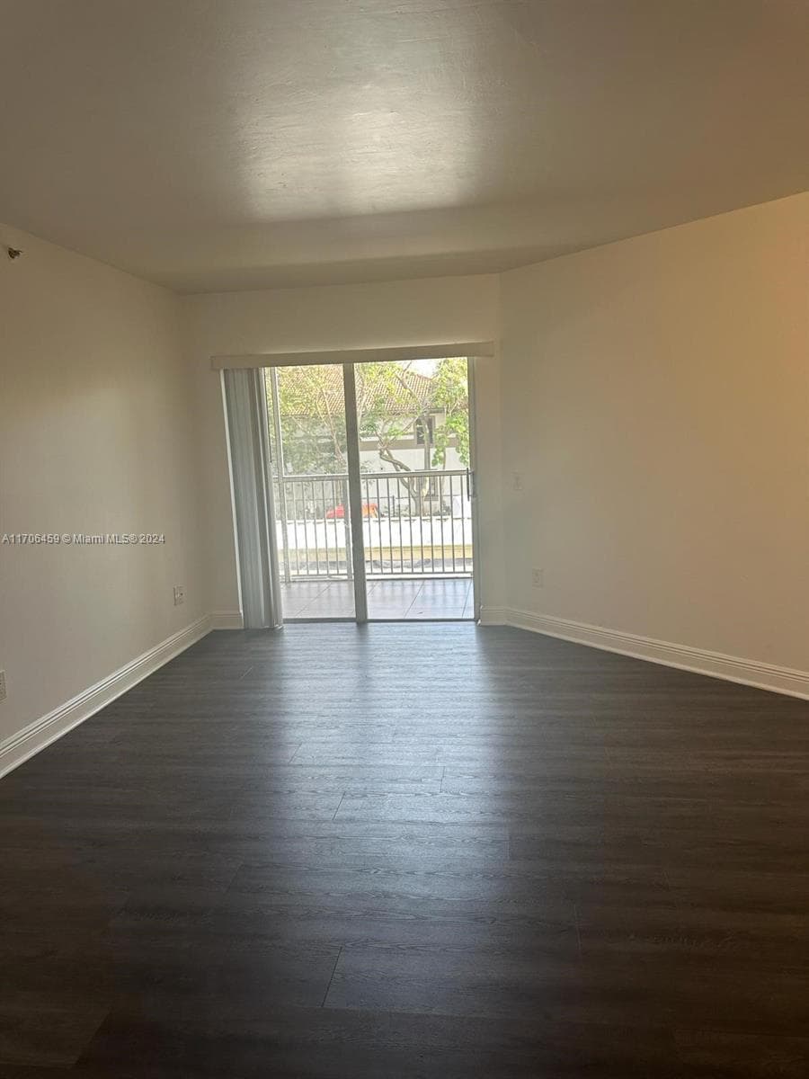 PINEHURST CLUB CONDO · #7-207 in Hollywood - Photo 5