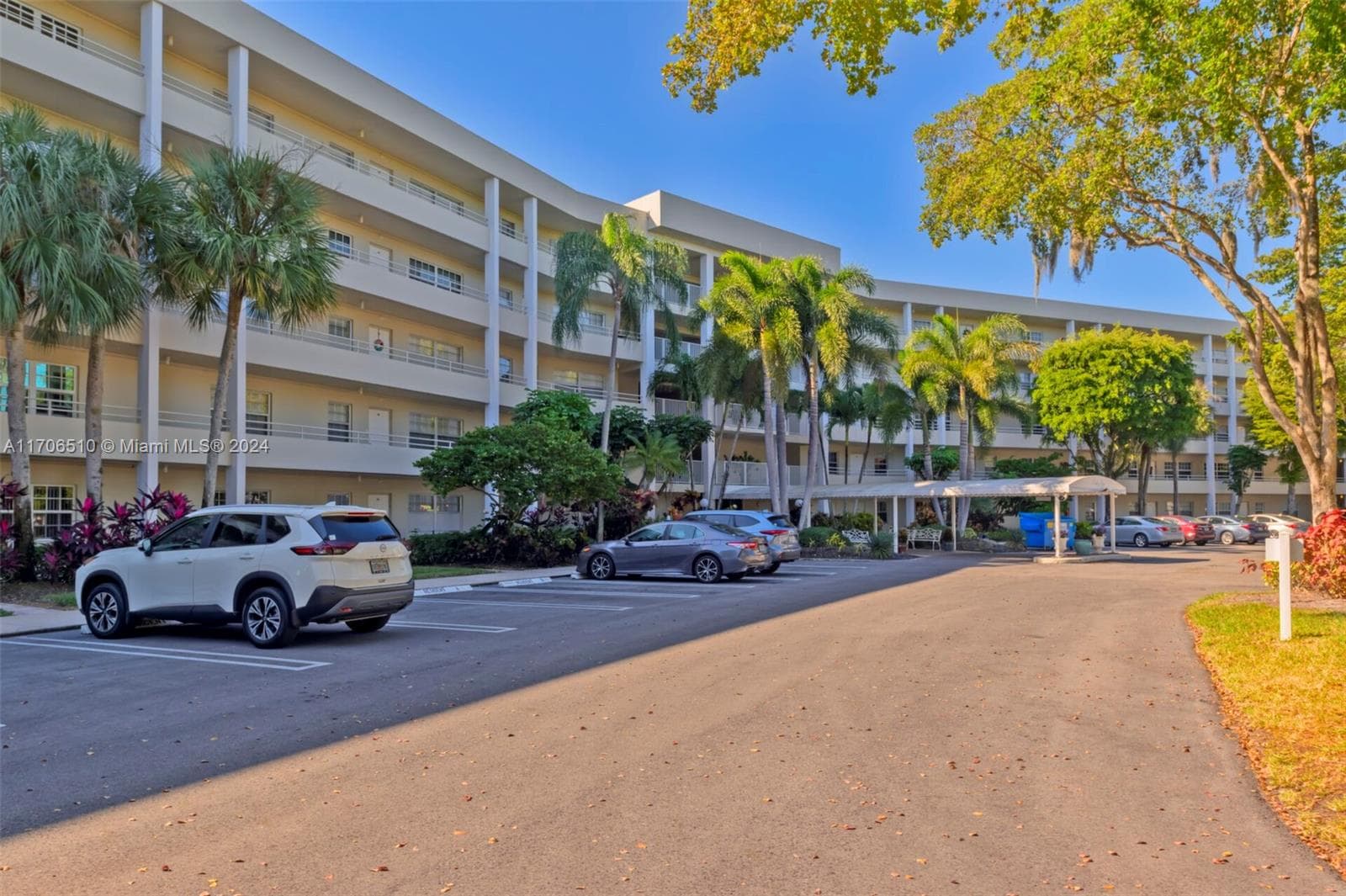Palm-Aire Country Club 99 · #304 in Pompano Beach - Photo 2