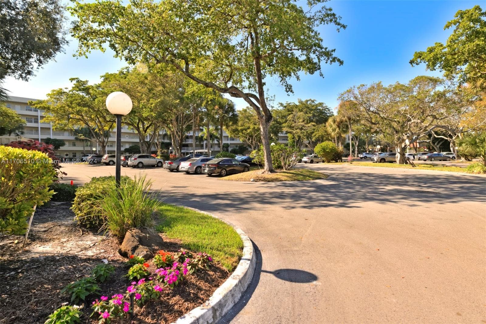 Palm-Aire Country Club 99 · #304 in Pompano Beach - Photo 3