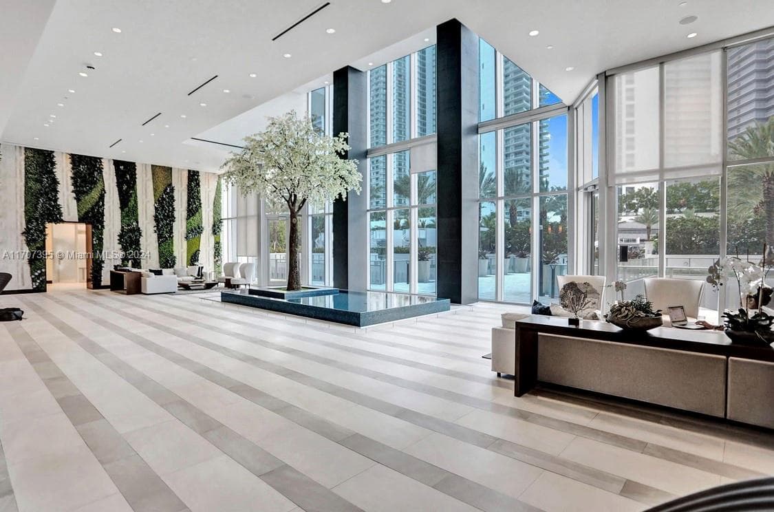 Paramount Miami Worldcenter · #3510 in Miami - Photo 19