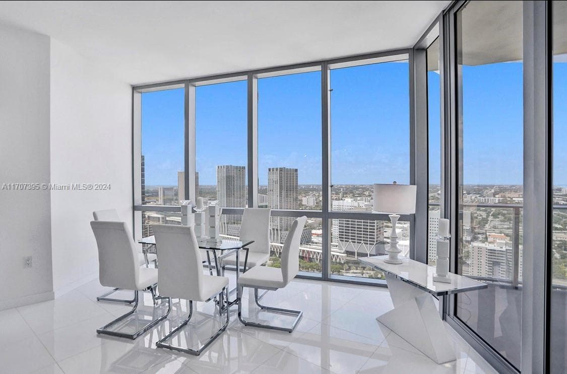 Paramount Miami Worldcenter · #3510 in Miami - Photo 4