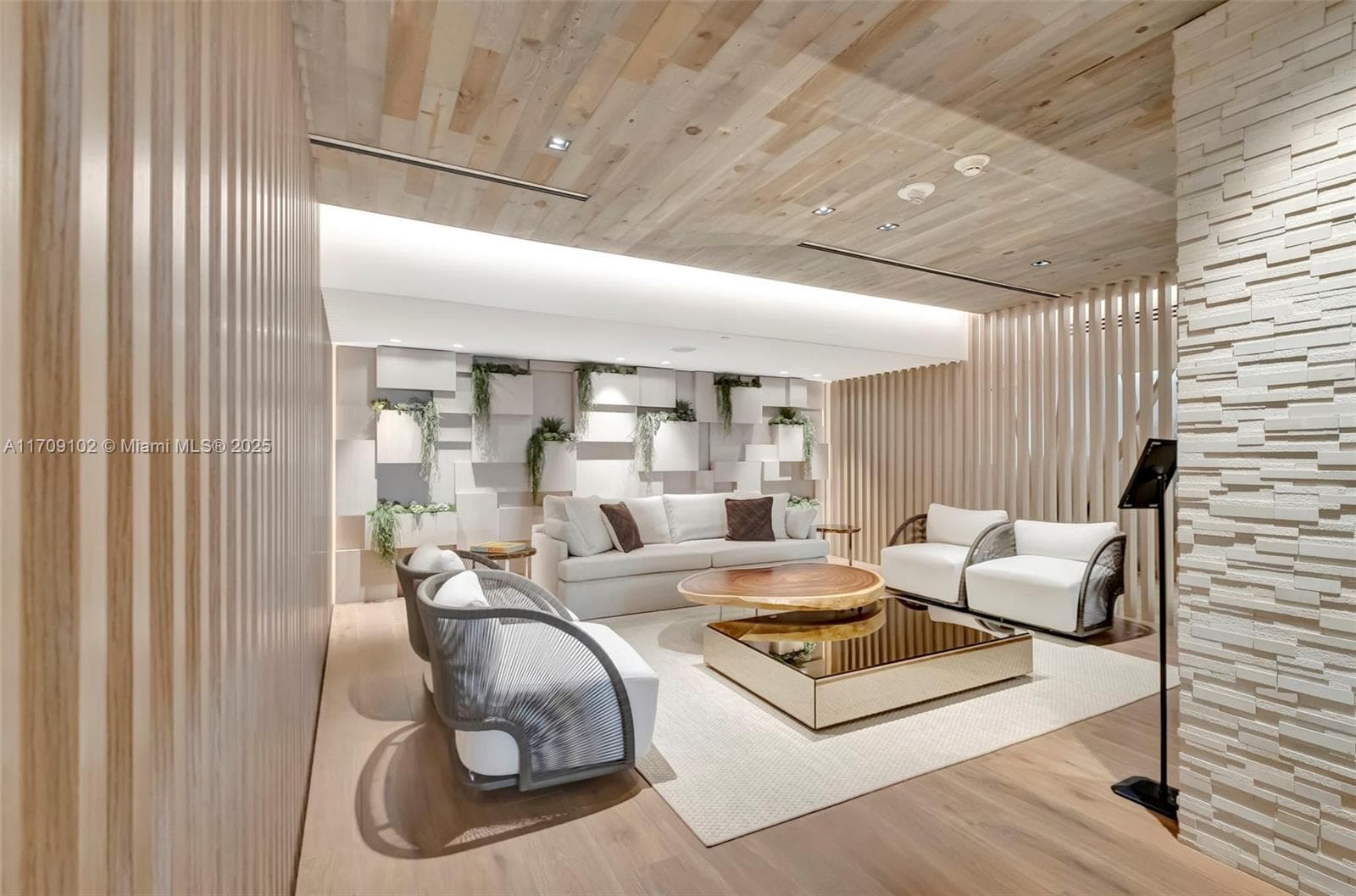 Roney Palace · #1206 in Miami Beach - Photo 37