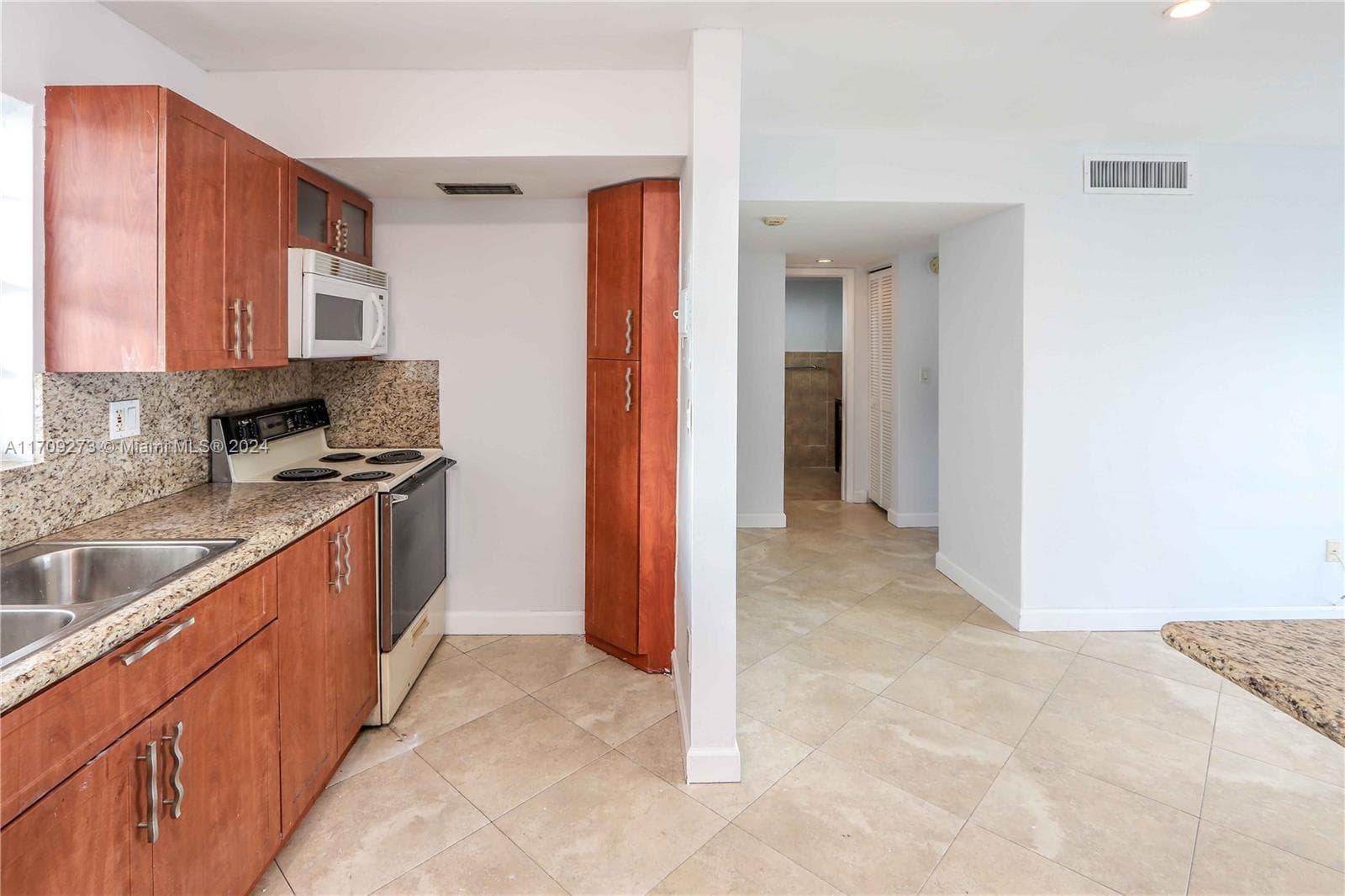 VILLAGE AT DADELAND CONDO · #K405 in Miami - Photo 16