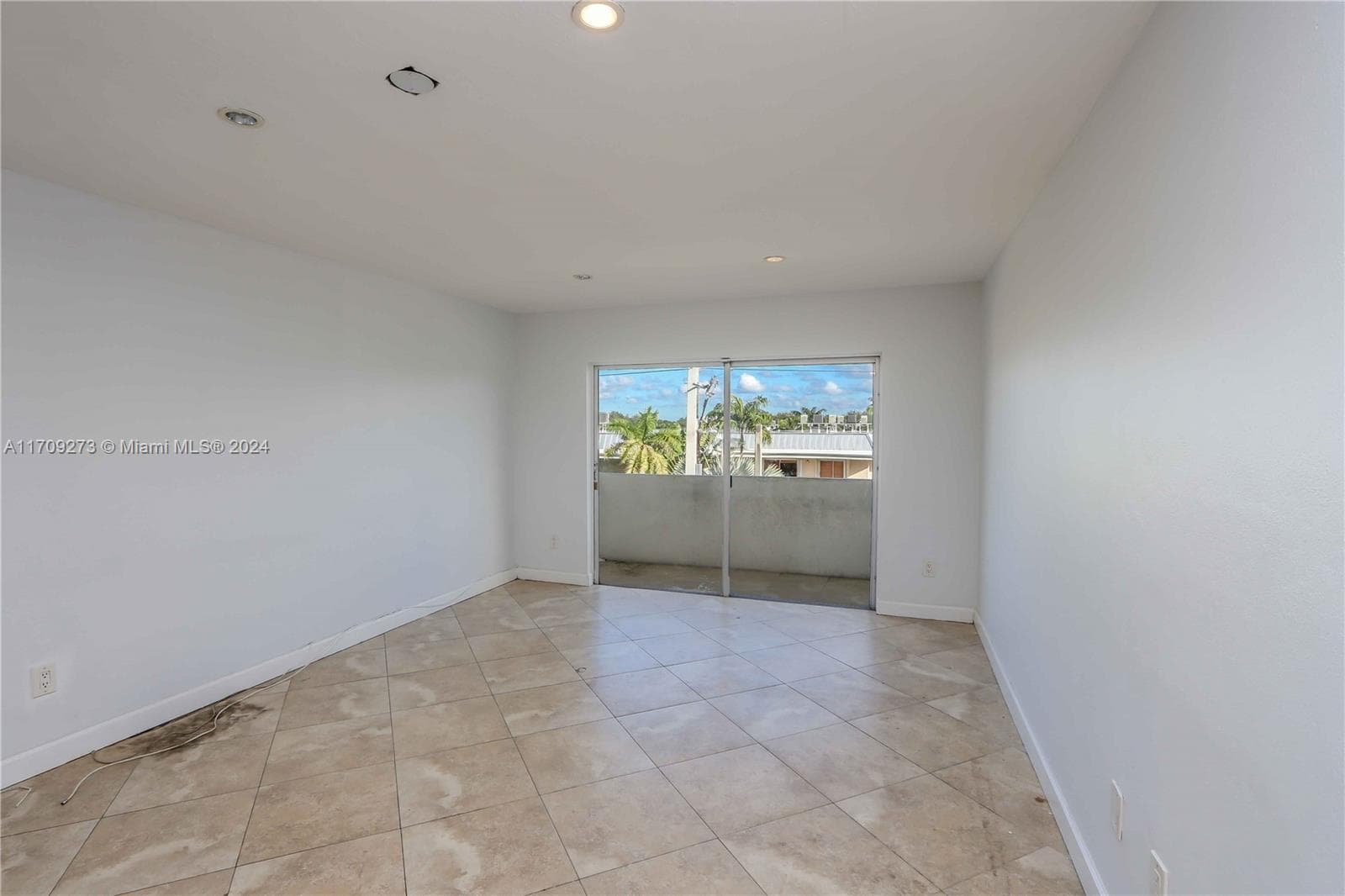 VILLAGE AT DADELAND CONDO · #K405 in Miami - Photo 14