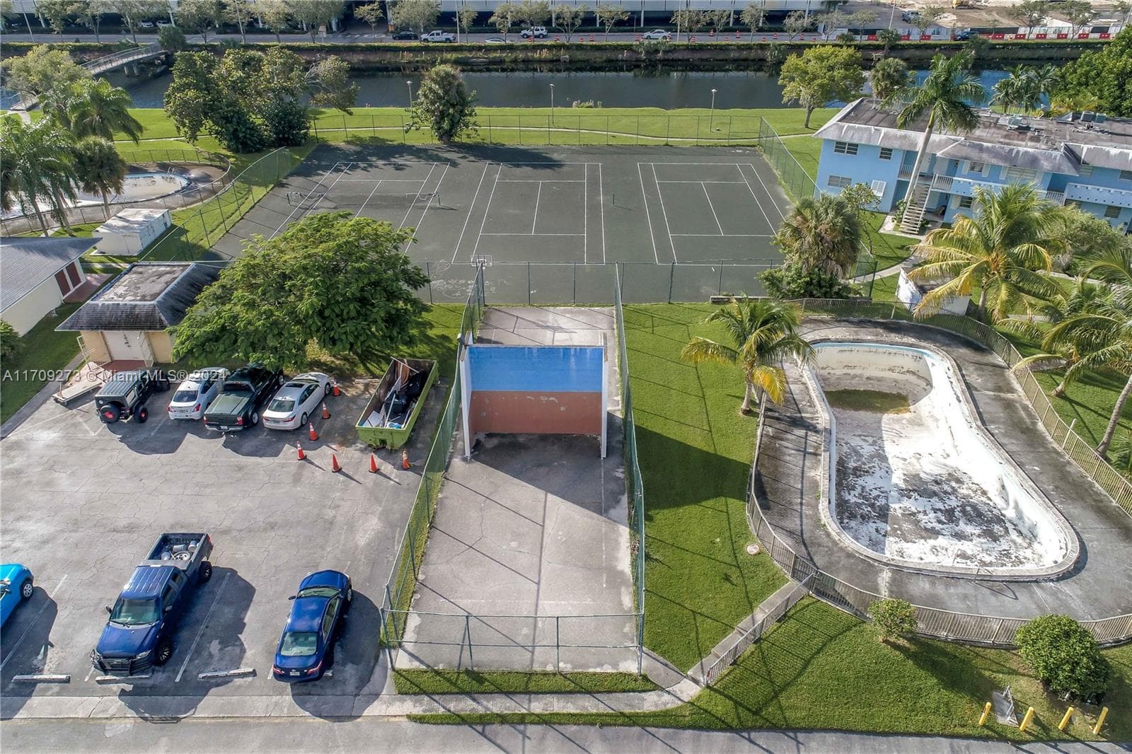 VILLAGE AT DADELAND CONDO · #K405 in Miami - Photo 4