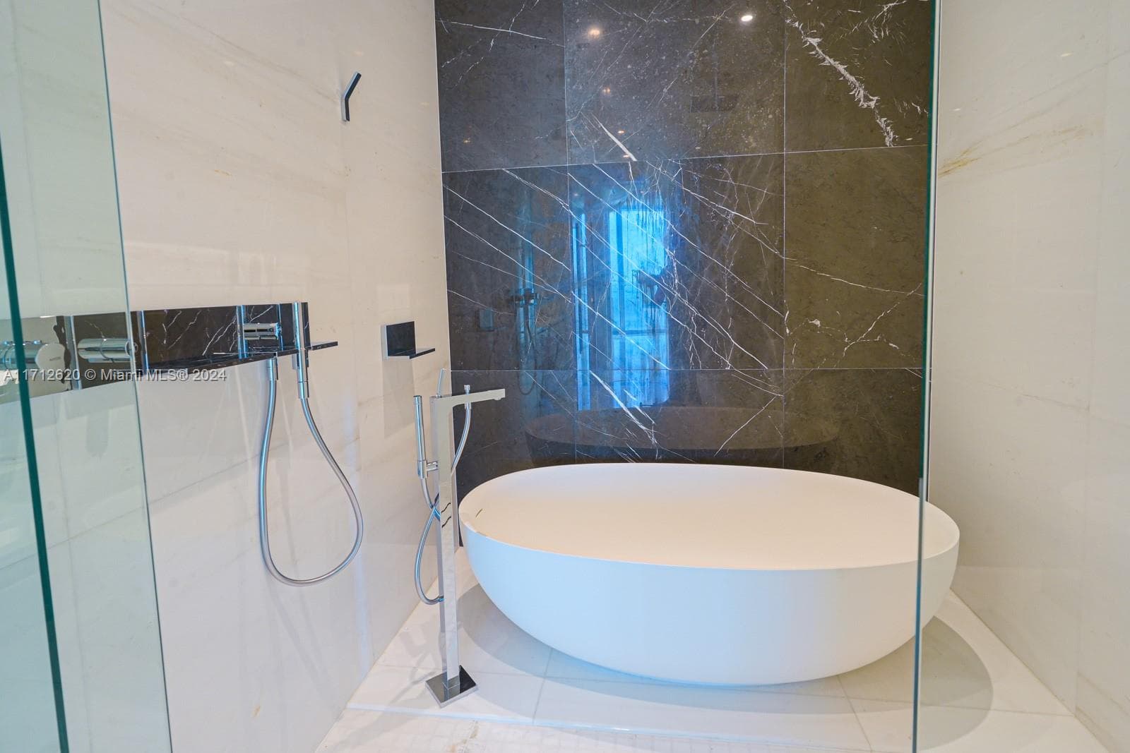 Aston Martin Residences · #1806 in Miami - Photo 22