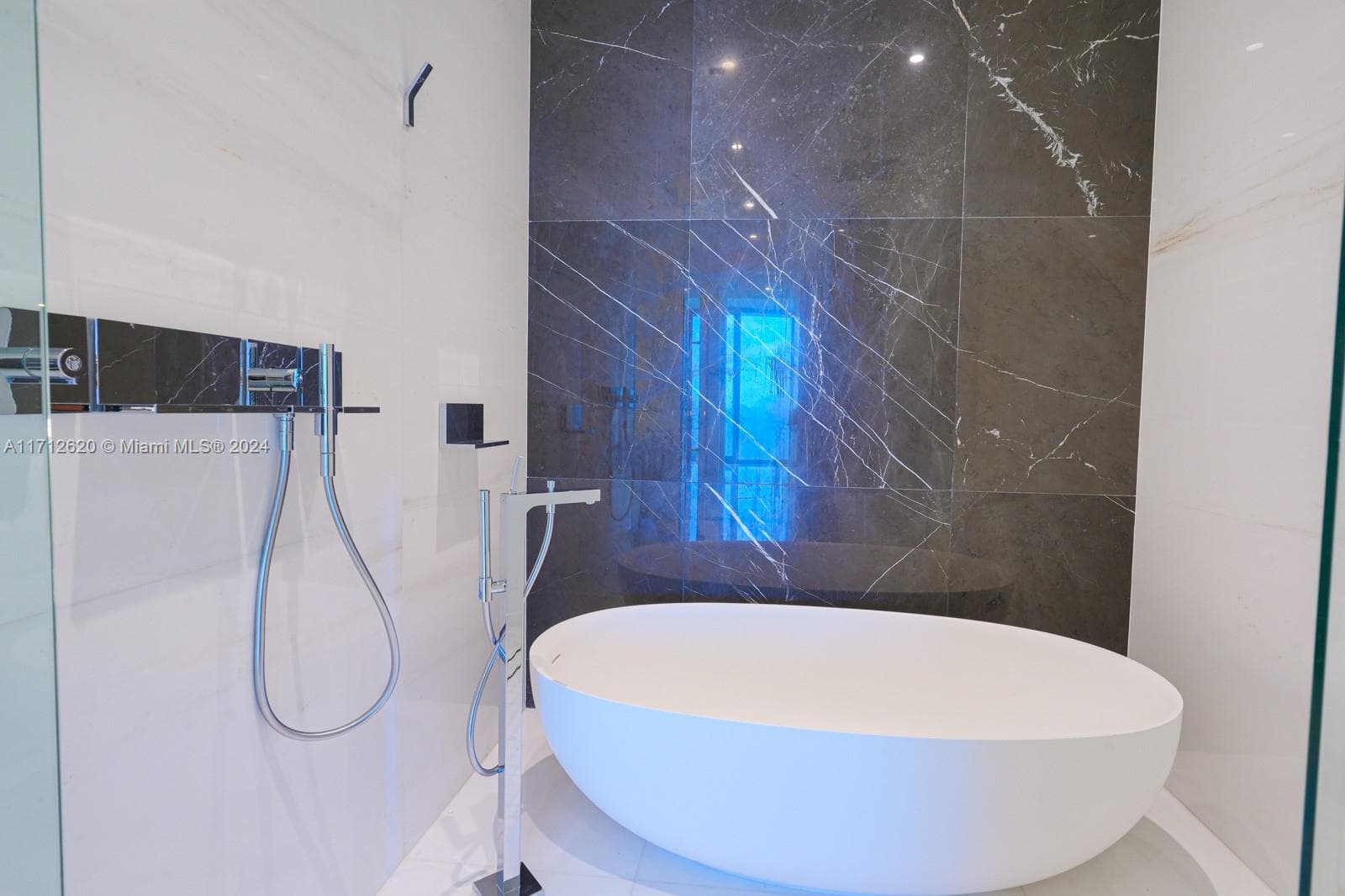 Aston Martin Residences · #1806 in Miami - Photo 18