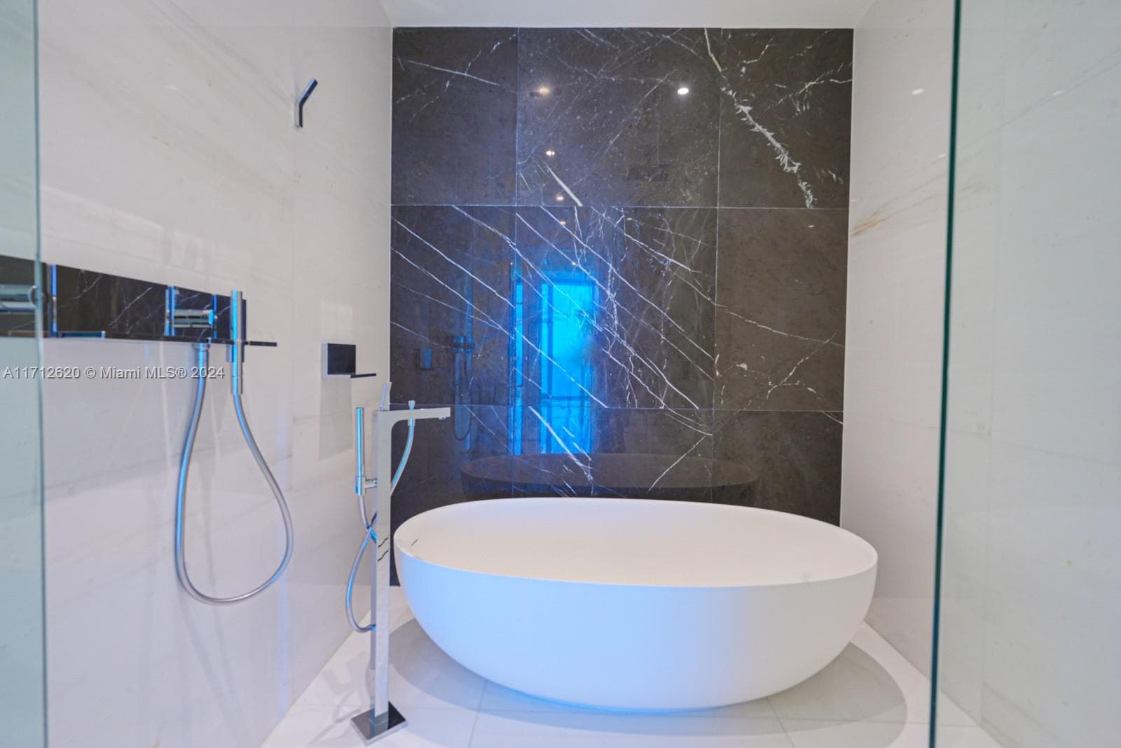 Aston Martin Residences · #1806 in Miami - Photo 19
