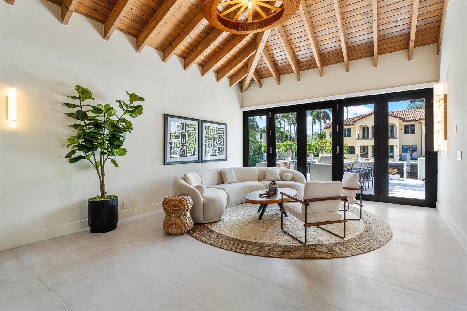 013-425CoralWay-FortLauderdale-FL-33301-