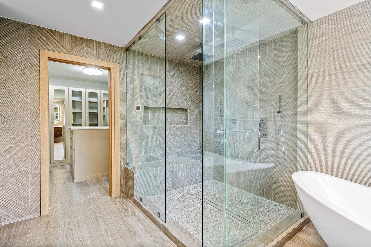 040-425CoralWay-FortLauderdale-FL-33301-