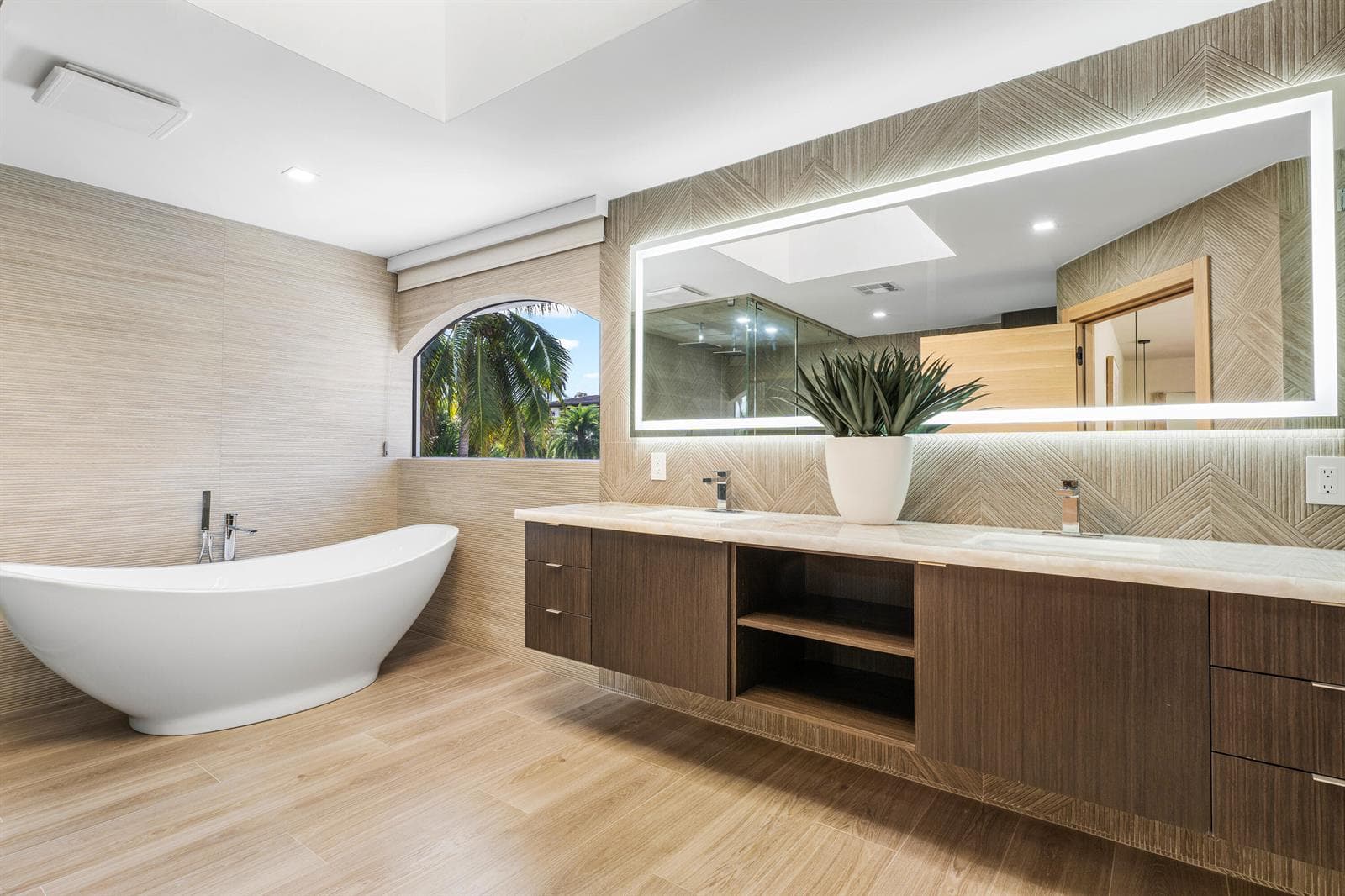 032-425CoralWay-FortLauderdale-FL-33301-
