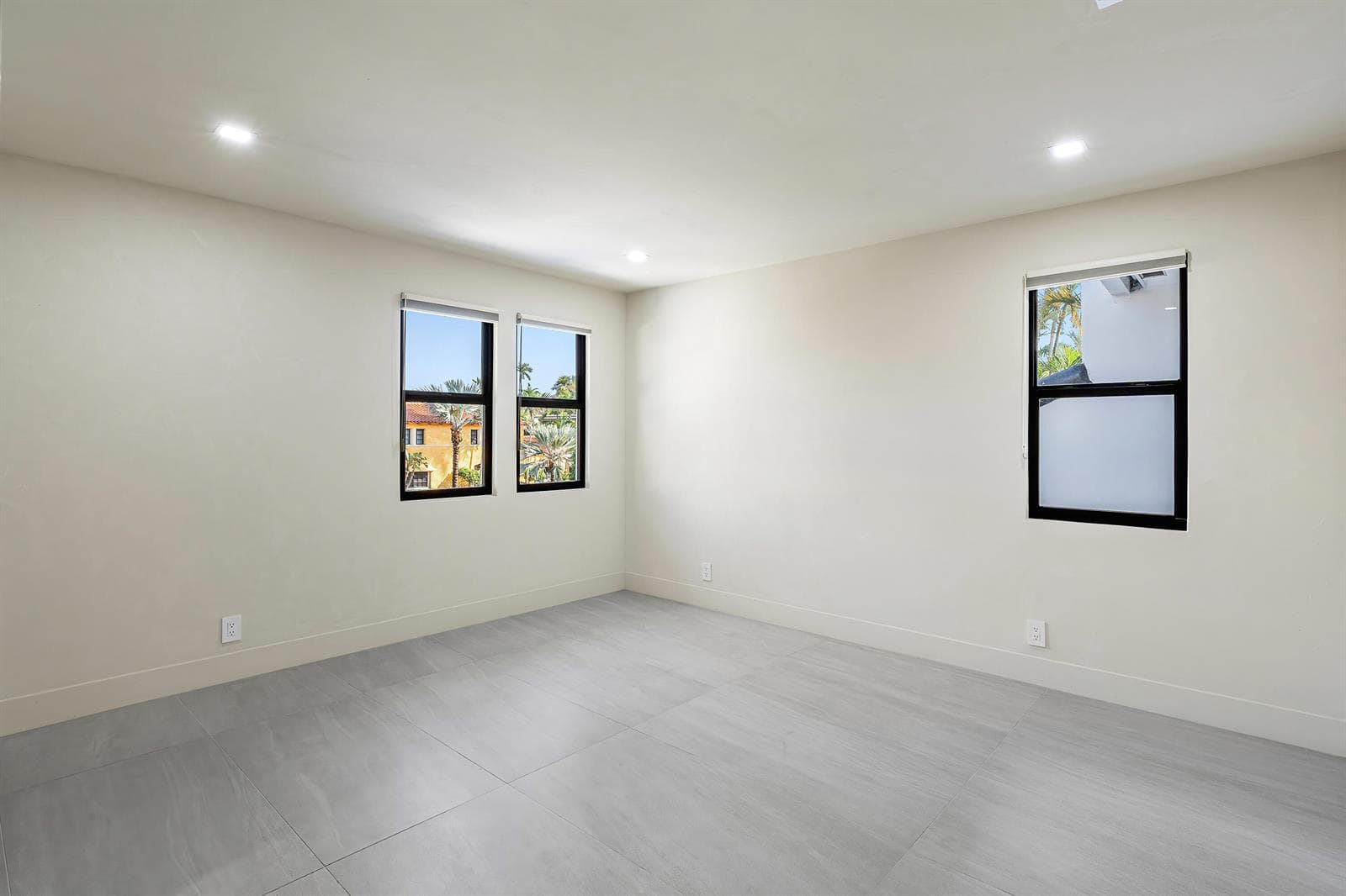046-425CoralWay-FortLauderdale-FL-33301-