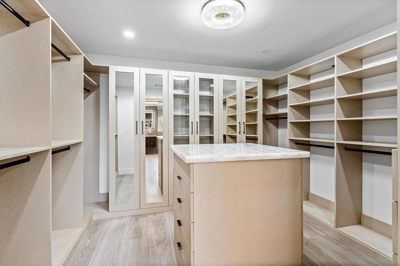 042-425CoralWay-FortLauderdale-FL-33301-