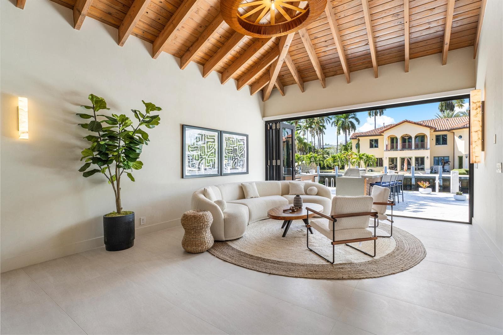 012-425CoralWay-FortLauderdale-FL-33301-