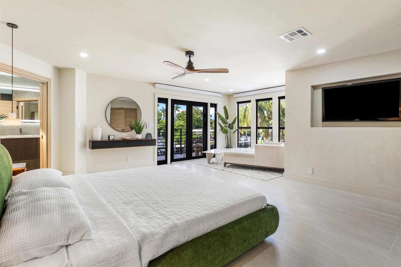 025-425CoralWay-FortLauderdale-FL-33301-