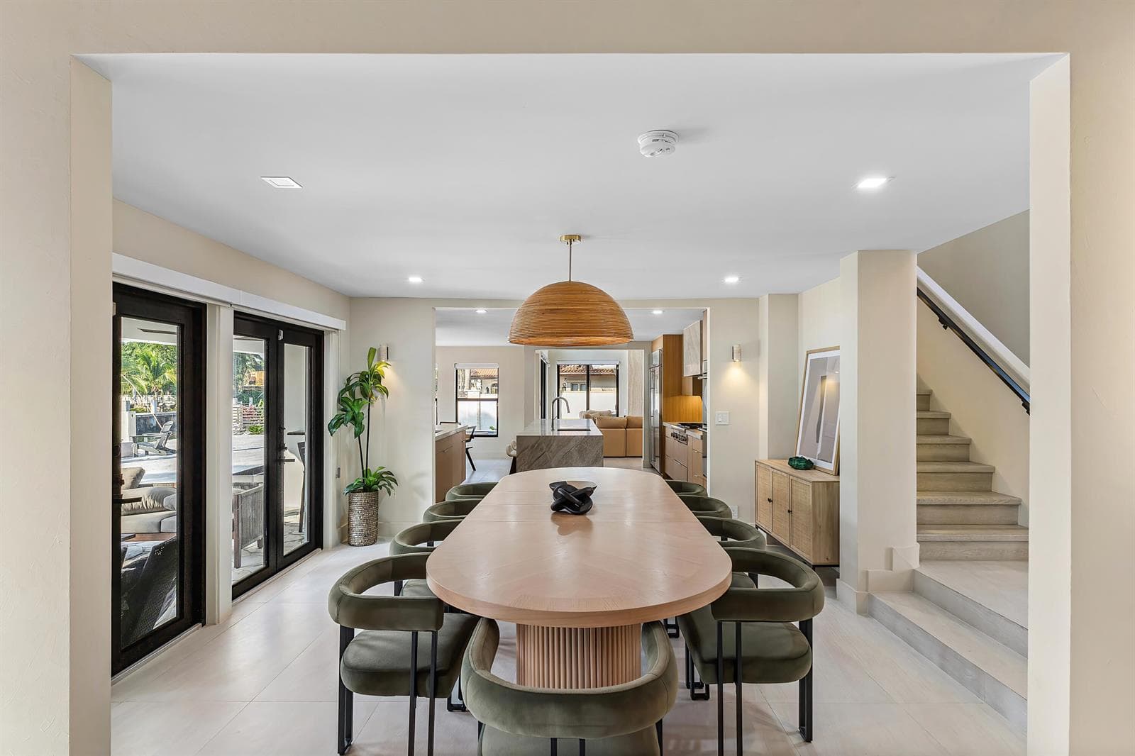 020-425CoralWay-FortLauderdale-FL-33301-
