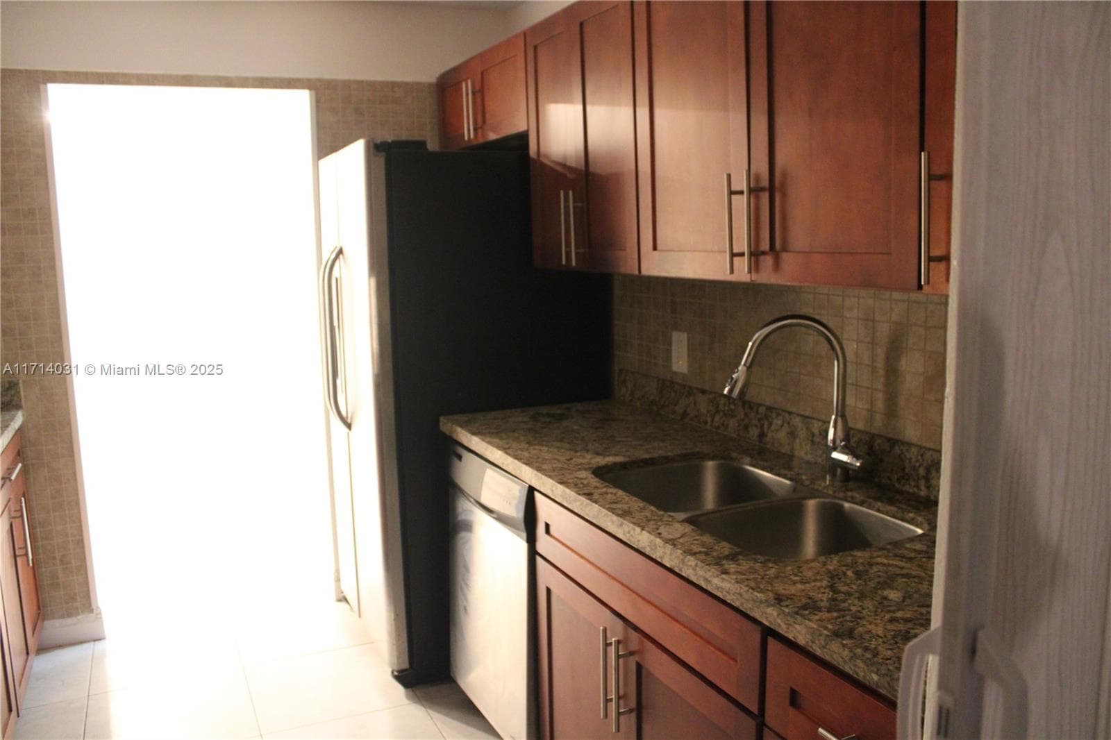 600 SW 28th Way photo 6