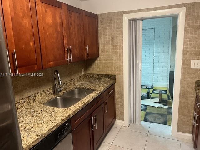600 SW 28th Way photo 5