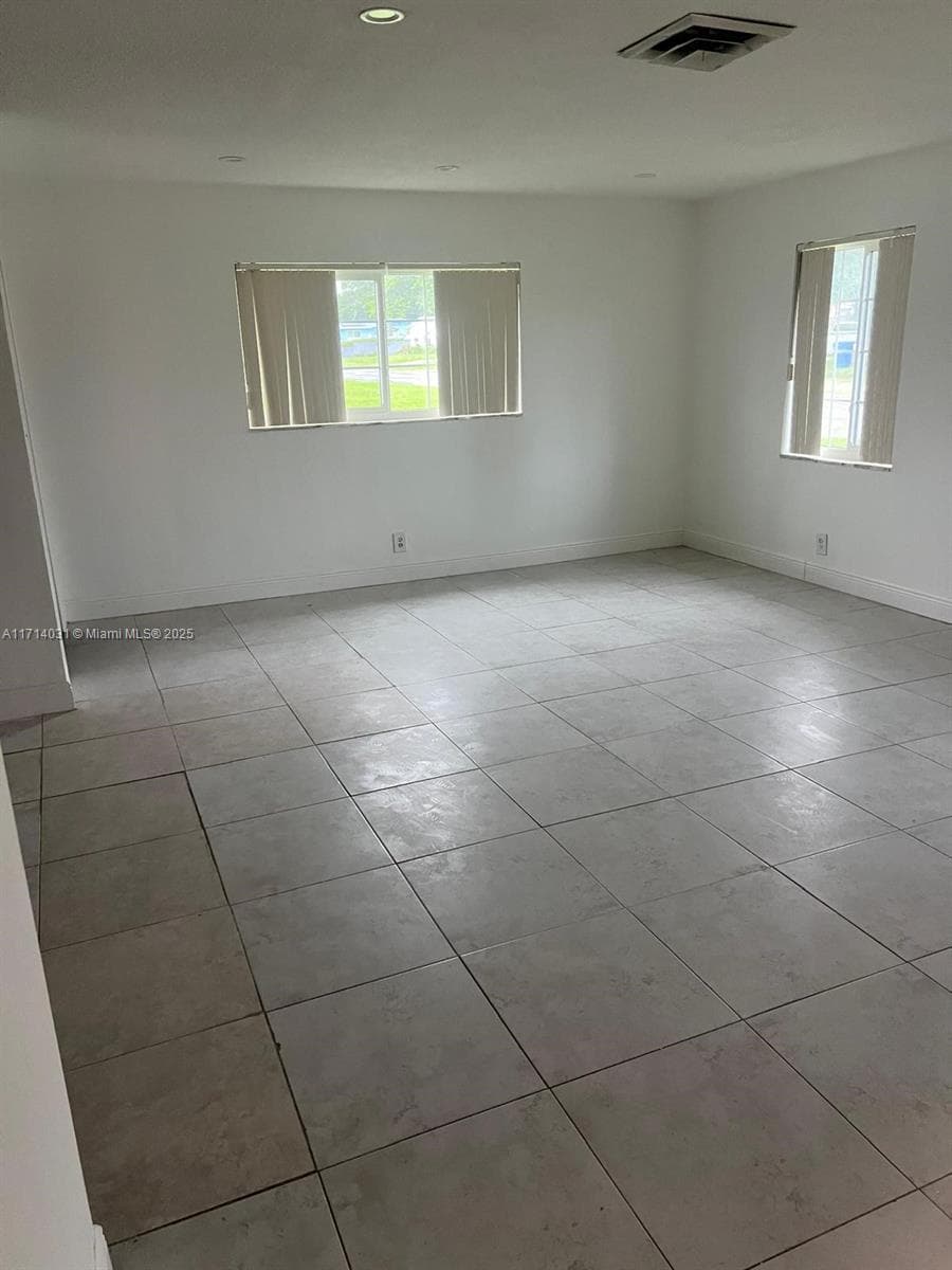 600 SW 28th Way photo 35