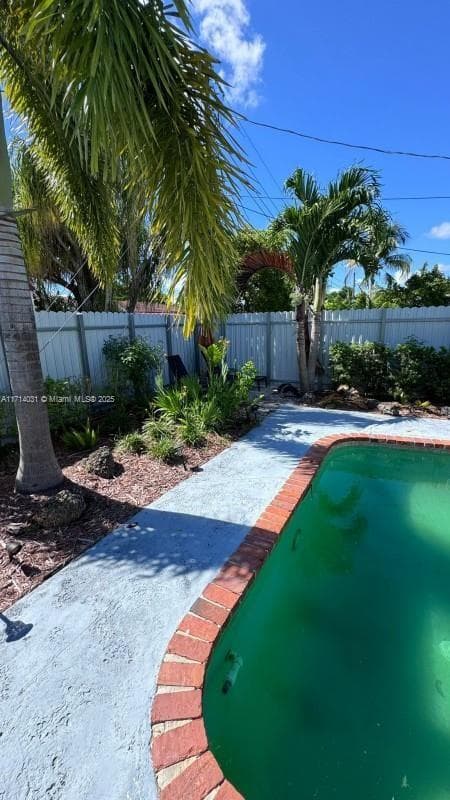 600 SW 28th Way photo 39