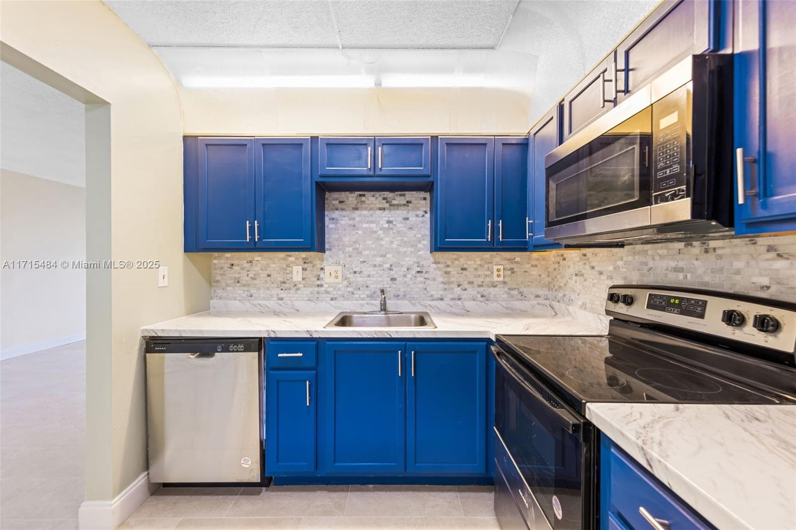 SOMERSET AT LAUDERDALE LA · #206K in Lauderdale Lakes - Photo 2