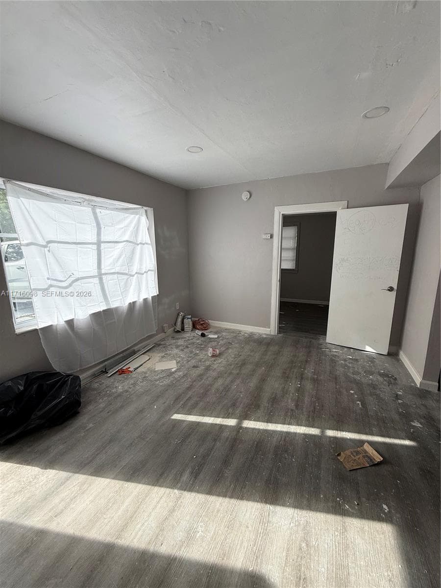 1240 SW 32nd Ave photo 5