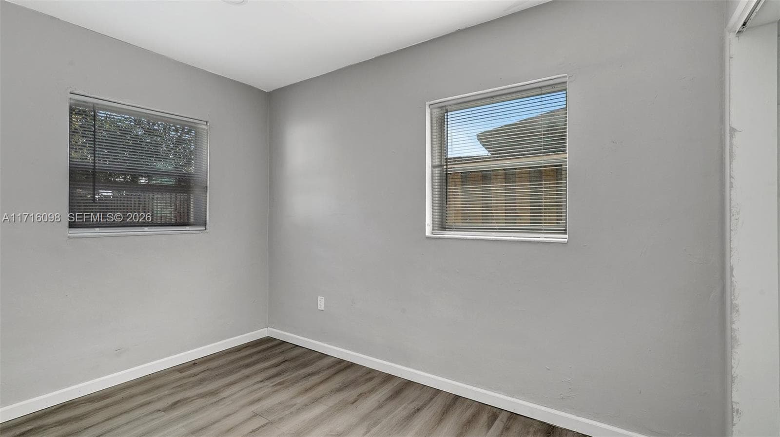 1240 SW 32nd Ave photo 18