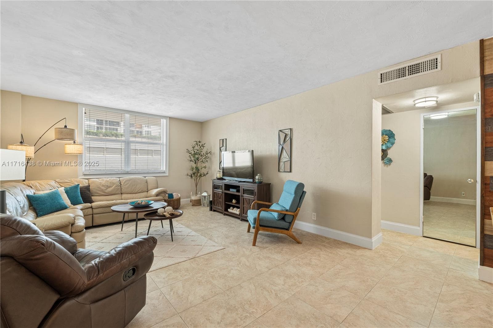 GALT TOWERS CONDO · #1L in Fort Lauderdale - Photo 7
