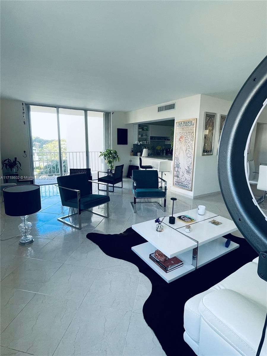 JOCKEY CLUB CONDO UNIT II · #4E in Miami - Photo 6