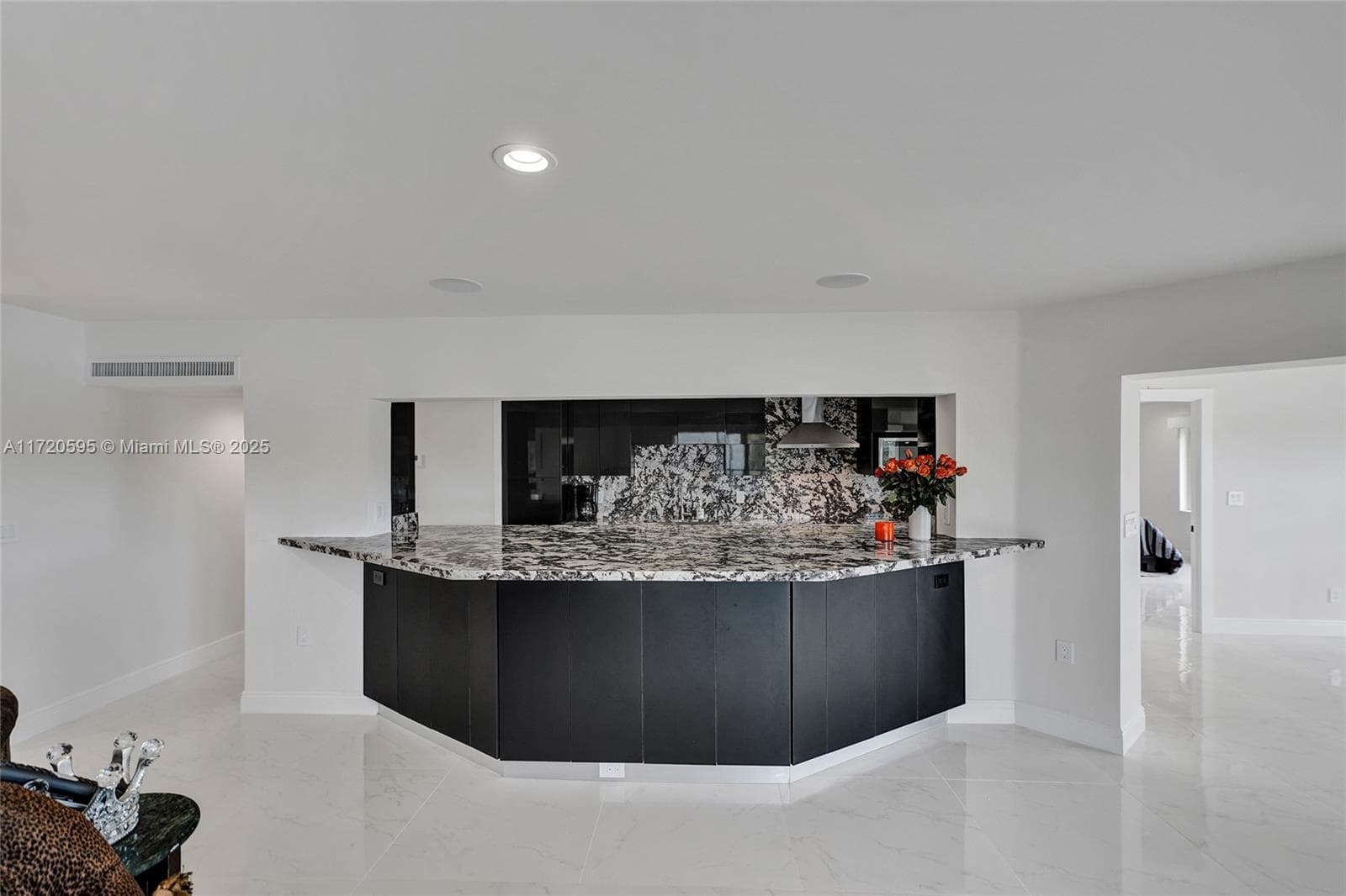 AZURE LAKE CONDO · #222 in Miami - Photo 23